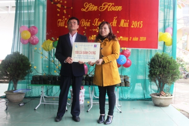 Mang hơi ấm Tết đến với trẻ em nghèo huyện Đakrông