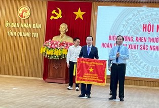Công ty Xăng dầu Quảng Trị vinh dự nhận Cờ thi đua Giải đặc biệt của UBND tỉnh Quảng Trị