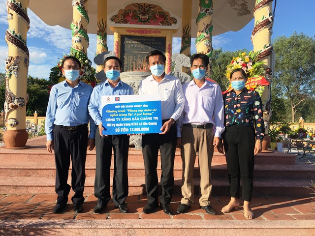 Chung tay chăm sóc nghĩa trang liệt sỹ quê hương