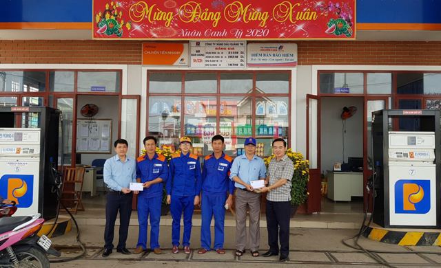 Thăm chúc Tết các cửa hàng trực thuộc