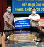 Ủng hộ 500 triệu đồng xây dựng Quỹ vắc xin và phòng, chống Covid-19