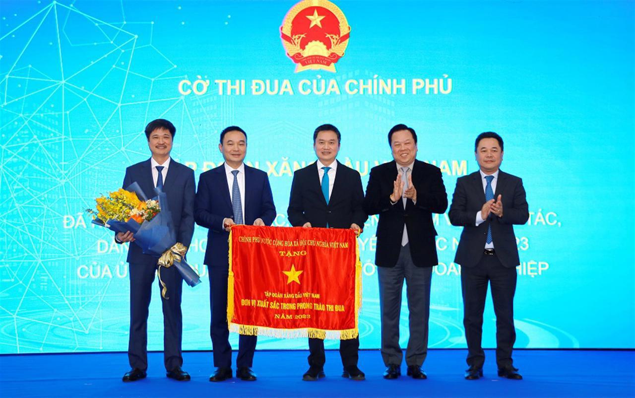 Petrolimex - Thành tích năm 2024 nêu bật tầm vóc Tập đoàn xăng dầu trọng yếu
