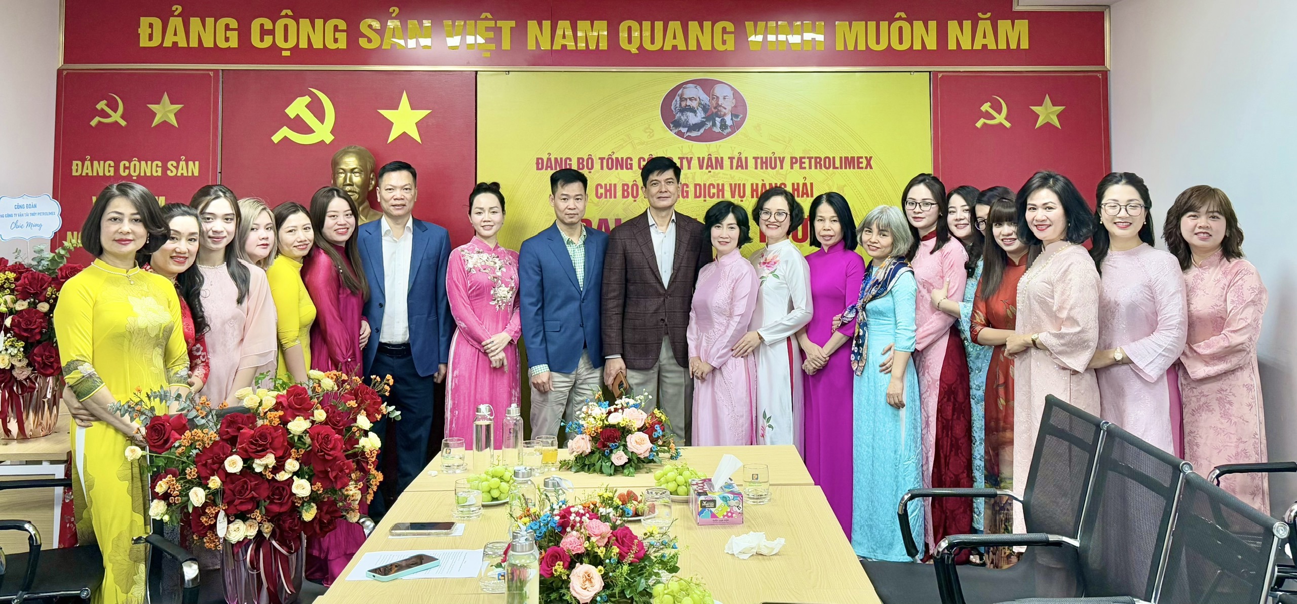 Chúc mừng ngày Quốc tế Phụ nữ 8-3