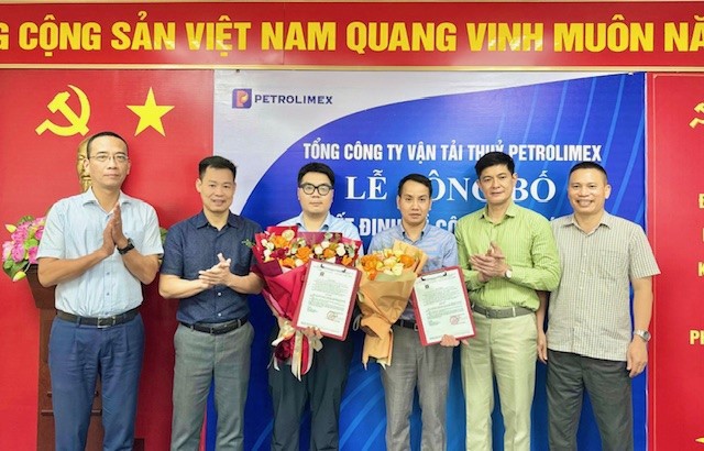 Tổng công ty Vận tải thủy Petrolimex công bố quyết định công tác cán bộ