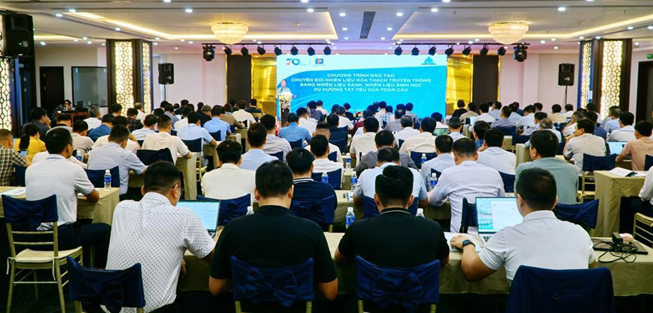 Petrolimex đào tạo nội bộ về chuyển đổi nhiên liệu hóa thạch truyền thống sang nhiên liệu xanh, nhiên liệu sinh học