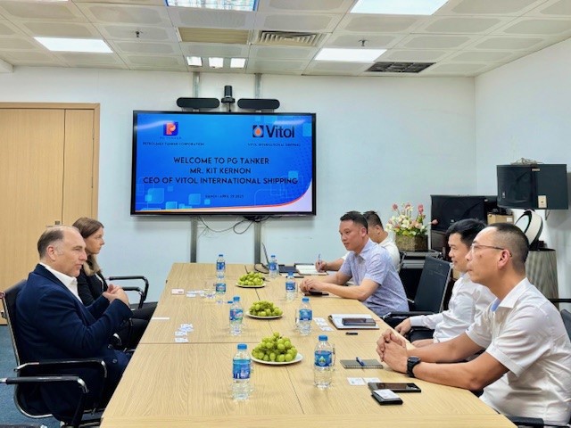 Đạị diện Công ty Vitol International Shipping đến thăm và làm việc tại Văn phòng PGT