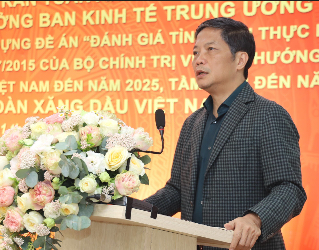 Politburo member – Head of Central Economic Commission works with Petrolimex on Resolution 41-NQ/TW implementation