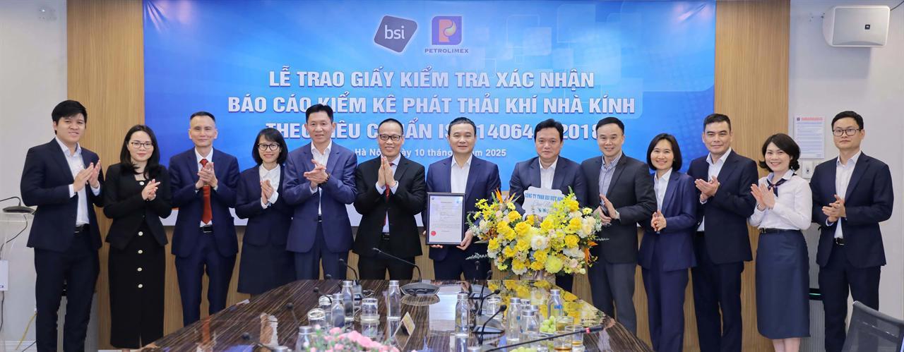 Petrolimex là Tập đoàn nhà nước quy mô lớn đầu tiên được xác nhận báo cáo kiểm kê khí nhà kính theo tiêu chuẩn quốc tế ISO