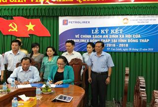 Petrolimex cam kết hỗ trợ 2 tỷ đồng cho Đồng Tháp xây nhà tình thương