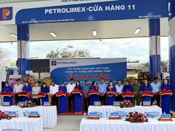 Petrolimex Đồng Tháp khánh thành trạm dịch vụ xe tải Petrolimex-Cửa hàng 11