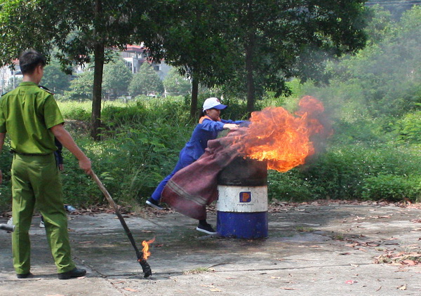 Huấn luyện nghiệp vụ PCCC năm 2016