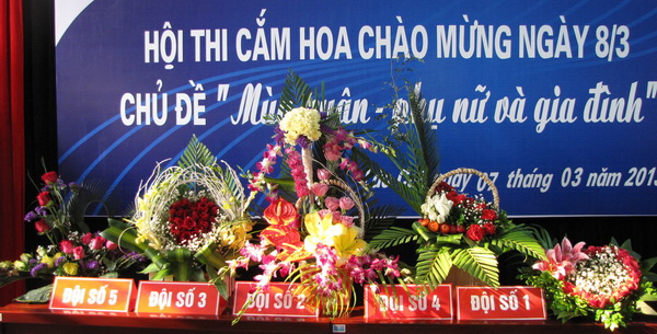 Mùa Xuân - Phụ nữ và Gia đình
