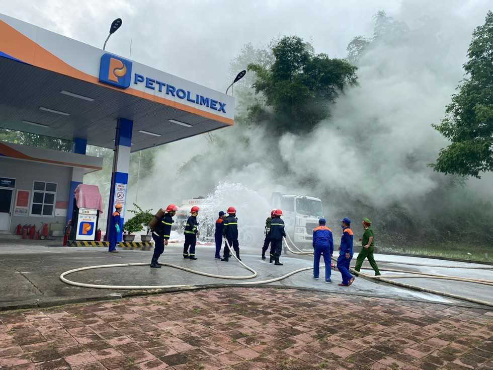 Petrolimex Lào Cai thực tập phương án PCCC&CNCH năm 2024