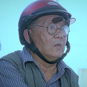 Tình huống 14/15: Khách hàng dừng xe không đúng làn