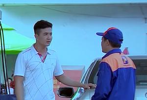 Tình huống 13/15: Khách hàng bức xúc vì thái độ của nhân viên bán hàng