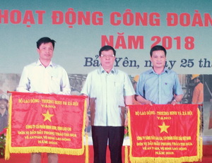 Petrolimex Lào Cai  nhận Cờ thi đua xuất sắc về công tác ATVSLĐ năm 2018