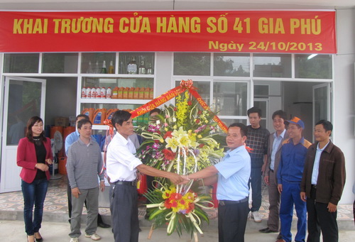 Khai trương cửa hàng xăng dầu số 41 Gia Phú