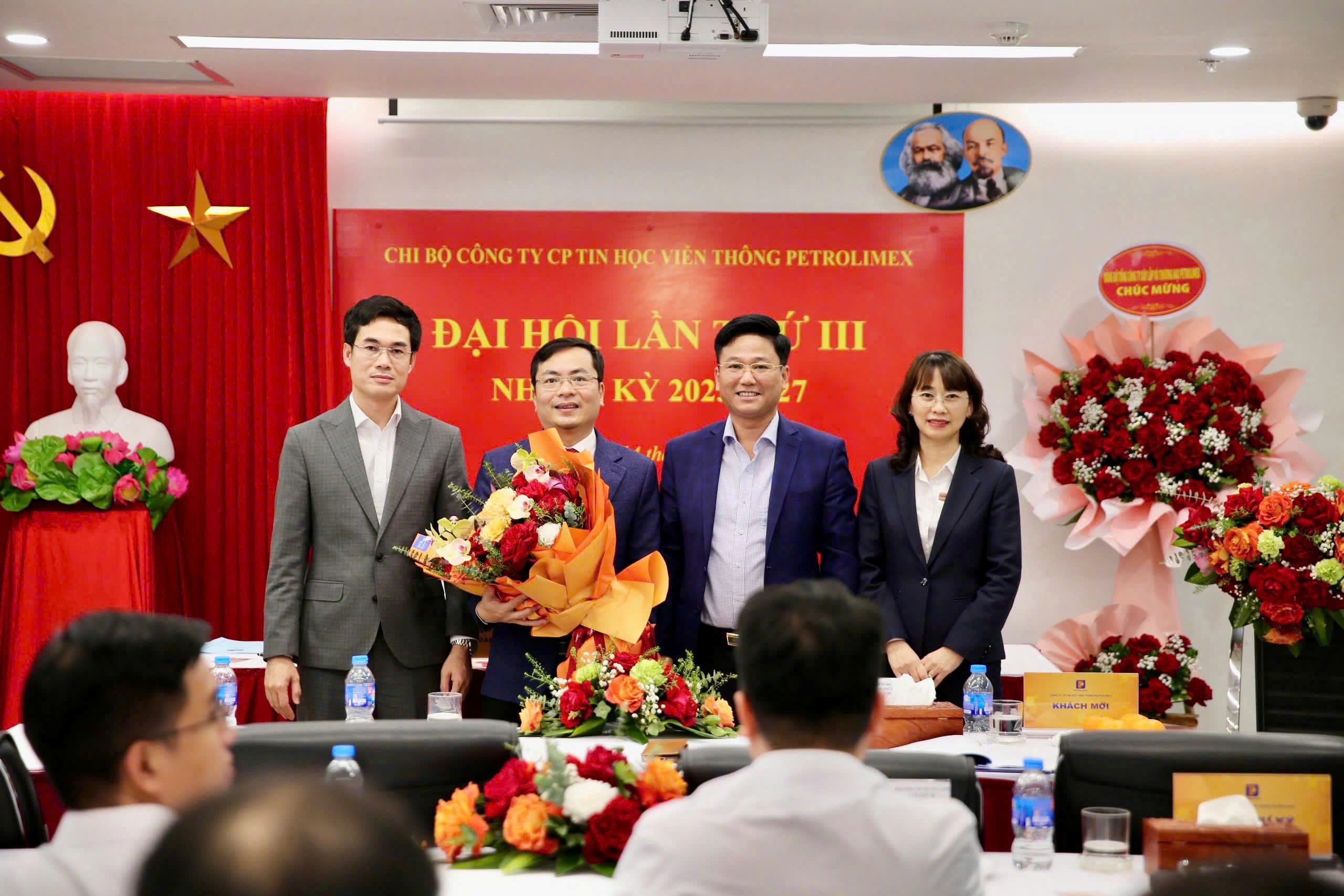 PIACOM tổ chức thành công Đại hội Chi bộ nhiệm kỳ 2025-2027: Kiên định mục tiêu xây dựng Chi bộ trong sạch, vững mạnh