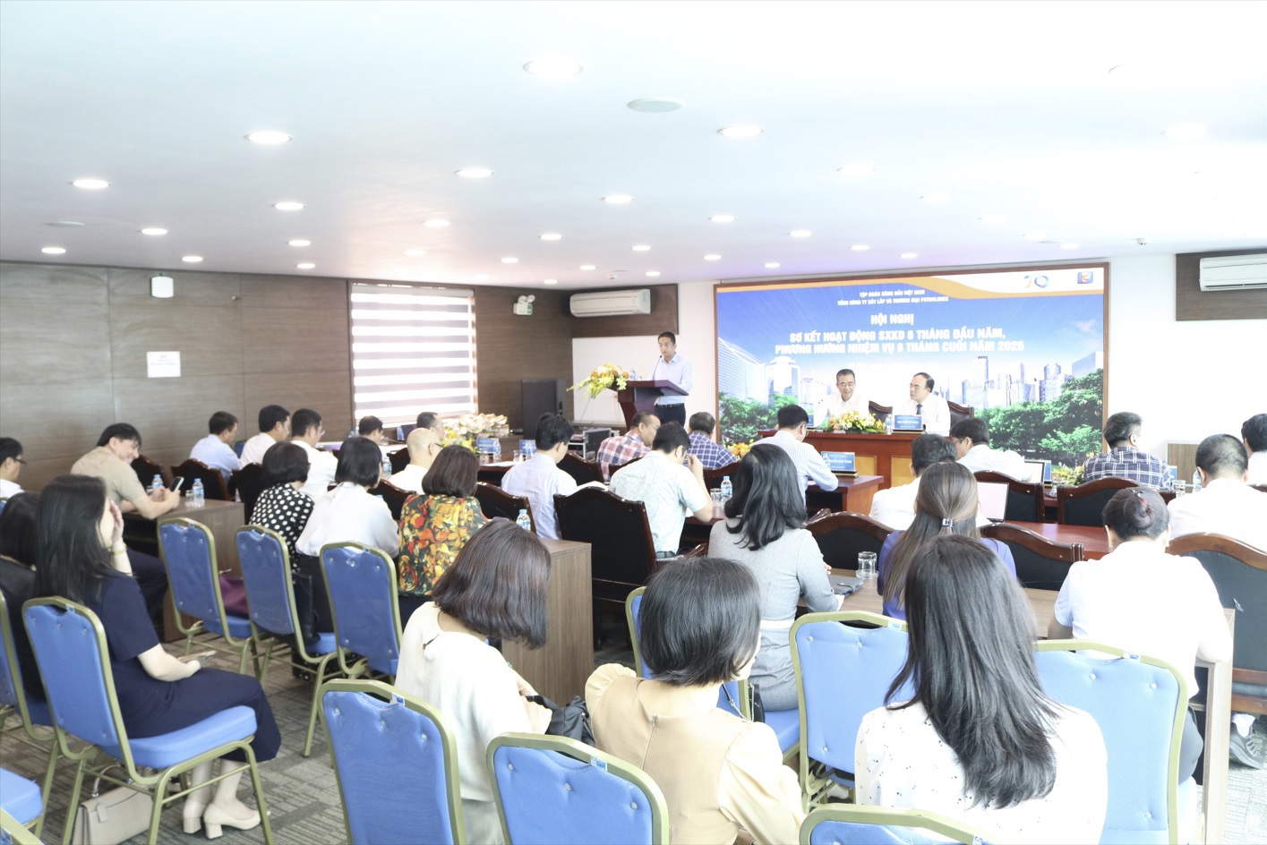 Tổ chức Hội nghị sơ kết hoạt động SXKD 6 tháng đầu năm, phương hướng nhiệm vụ 6 tháng cuối năm 2025