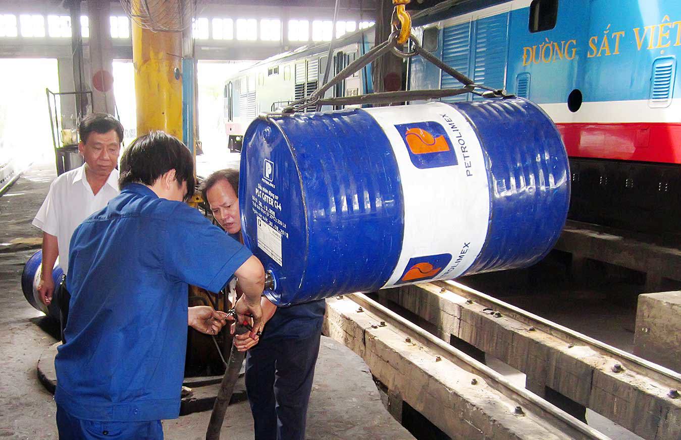 PLC thử nghiệm thành công dầu động cơ cao cấp trên đầu máy đường sắt