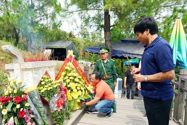 Về Vũng Chùa dâng hương viếng Đại tướng Võ Nguyên Giáp