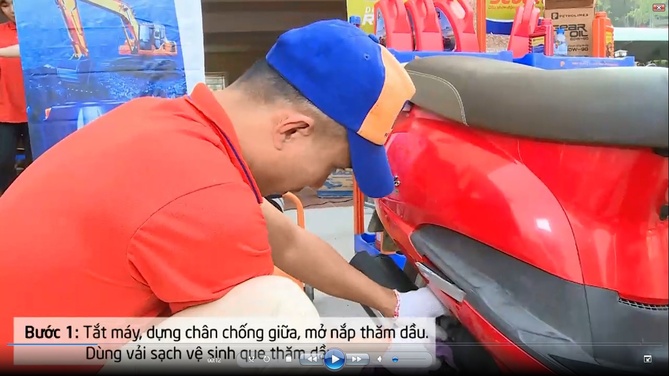 Quy trình thay dầu cho xe tay ga 4 thì