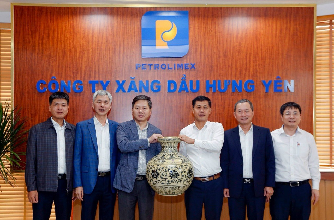 Tổng công ty hóa dầu Petrolimex thăm và làm việc với Petrolimex Hưng Yên