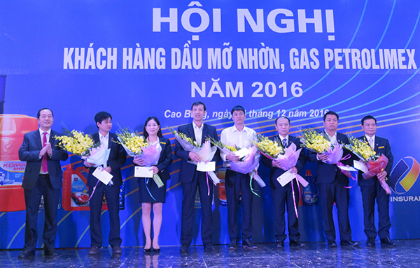 Khách hàng tin tưởng đồng hành cùng Petrolimex Cao Bằng