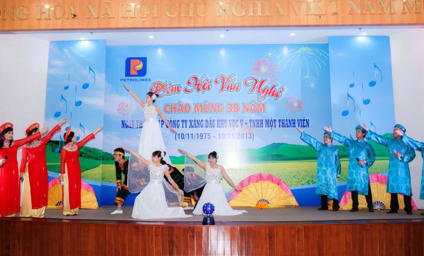 Đêm hội văn nghệ chào mừng 38 năm thành lập CTXD Khu vực V