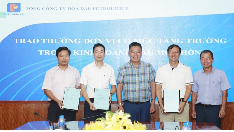 Petrolimex Quảng Ninh làm việc với đoàn công tác PLC