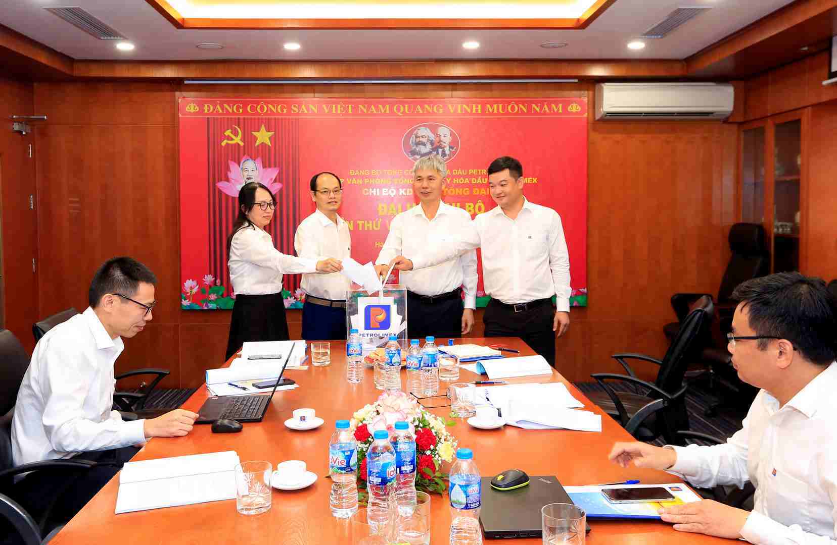 Đại hội các Chi bộ trực thuộc ĐBBP Văn phòng Tổng công ty Hóa dầu Petrolimex, nhiệm kỳ 2022 - 2025