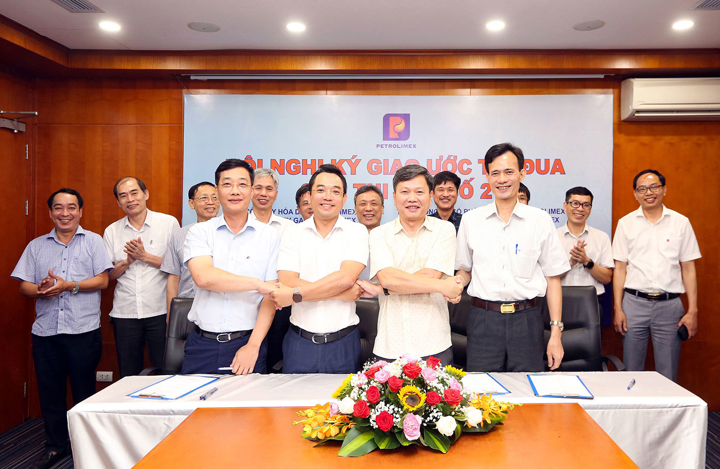 Cụm thi đua số 2 Petrolimex tổ chức thành công Hội nghị ký kết giao ước thi đua năm 2022