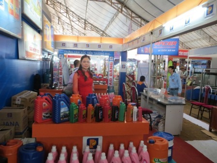 Giới thiệu hàng hóa, dịch vụ Petrolimex tại Hội chợ Hùng Vương (2014)