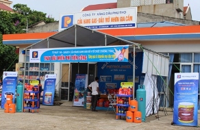 Nhân rộng ngày hội hàng hóa & dịch vụ Petrolimex tại Phú Thọ
