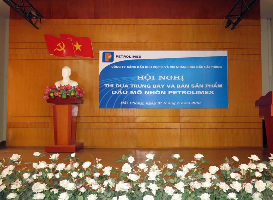 Hội nghị “Thi đua trưng bày và bán sản phẩm Dầu mỡ nhờn Petrolimex”