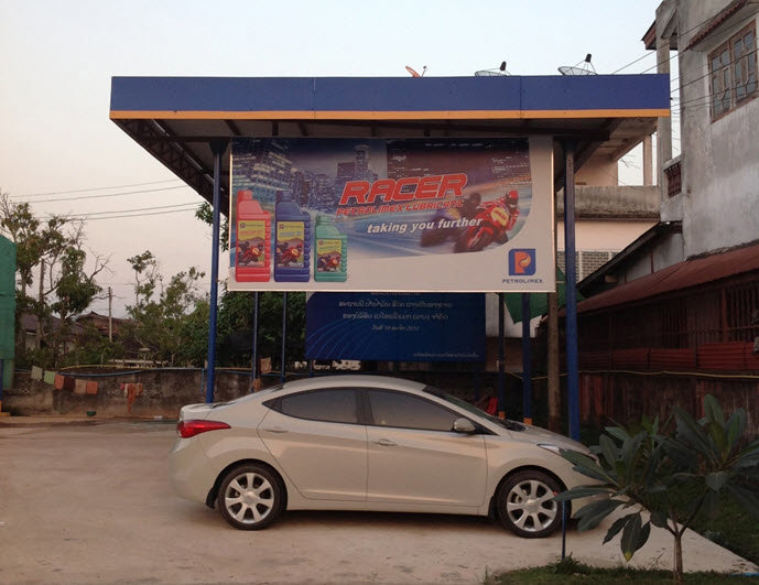 Lô dầu nhờn Petrolimex đầu tiên đã có mặt tại Lào