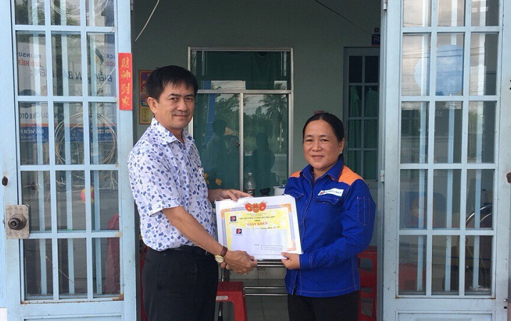 Khen thưởng đột xuất các CHXD có sản lượng cao dịp Tết Nguyên đán 2018