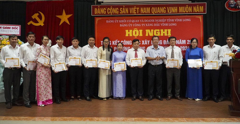 Đảng ủy Công ty Xăng dầu Vĩnh Long tổng kết công tác xây dựng Đảng năm 2023 và phương hướng nhiệm vụ năm 2024