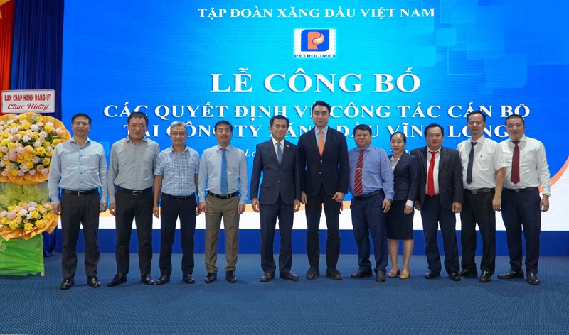 Lễ công bố các quyết định về công tác cán bộ tại Petrolimex Vĩnh Long
