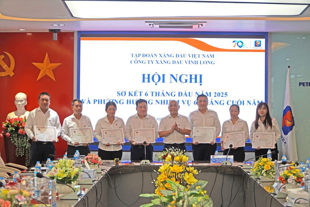 Petrolimex Vĩnh Long tổ chức Hội nghị Sơ kết 6 tháng đầu năm và phương hướng nhiệm vụ 6 tháng cuối năm 2025
