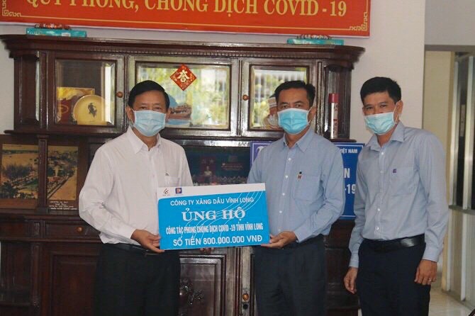 Petrolimex Vĩnh Long đóng góp 800 triệu đồng vào Quỹ vắc xin phòng dịch Covid–19