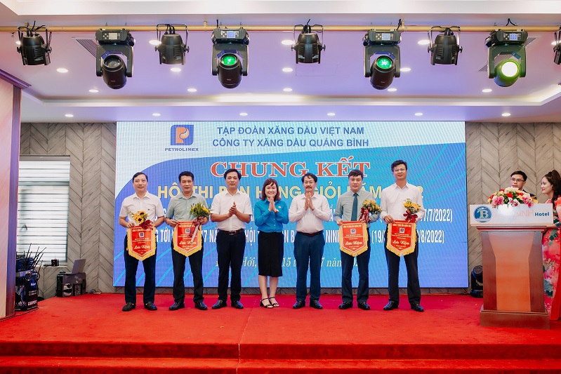 CBCNV-NLĐ Petrolimex Quảng Bình sôi nổi thi đua nghiệp vụ, thể thao chào mừng 57 năm Ngày thành lập