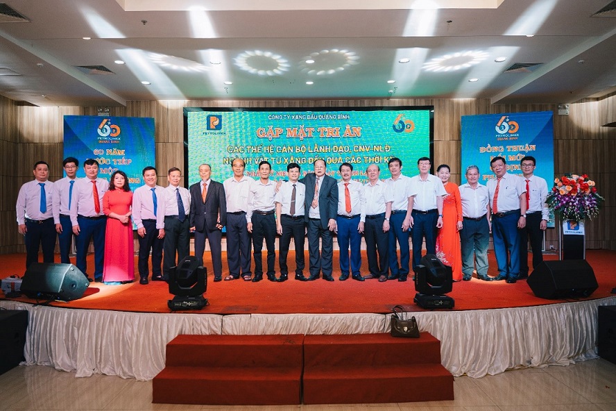 Petrolimex Quảng Bình gặp mặt tri ân các thế hệ cán bộ lãnh đạo, CNV-NLĐ ngành vật tư xăng dầu qua các thời kỳ