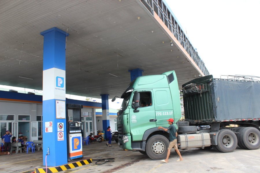 Nhanh chóng khôi phục SX-KD sau bão số 10