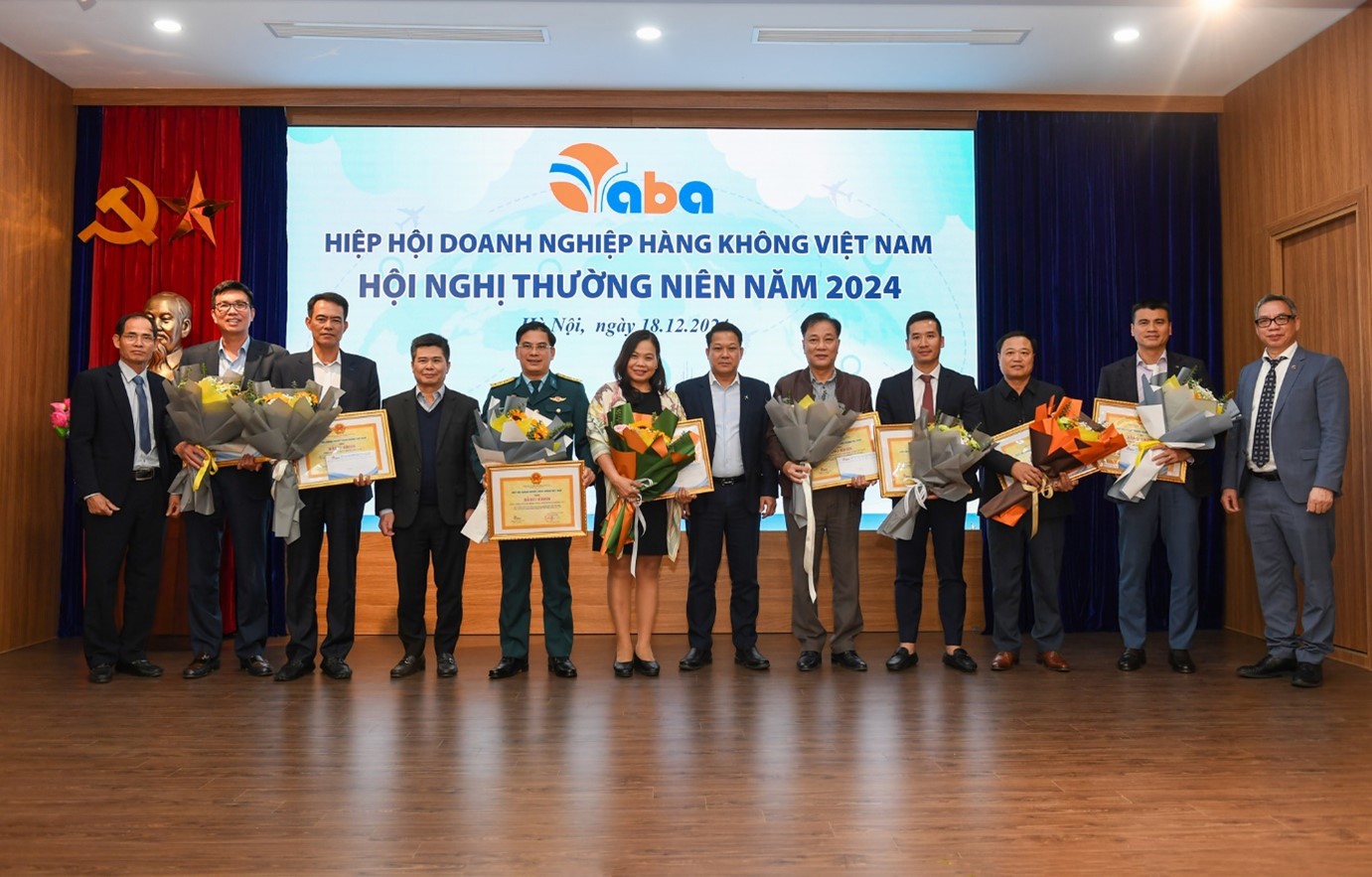 Petrolimex Aviation vinh dự nhận bằng khen của Hiệp hội Doanh nghiệp Hàng không Việt Nam năm 2024