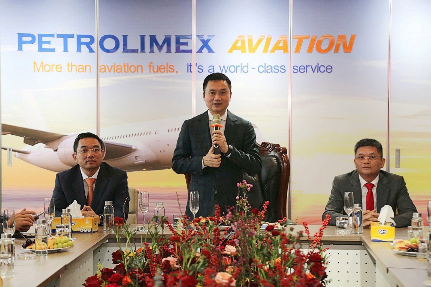 Chủ tịch HĐQT Petrolimex thăm và làm việc tại Petrolimex Aviation nhân dịp khai xuân Bính Ngọ 2026