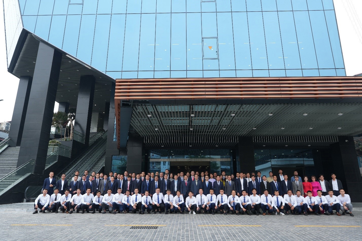 Petrolimex Aviation dâng hương và tham quan Bảo tàng Tập đoàn Xăng dầu Việt Nam