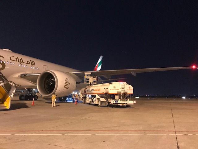 Petrolimex Aviation tra nạp chuyên cơ của Tổng thống và đoàn tuỳ tùng Nước cộng hoà Ba Lan tại Cảng HKQT Tân Sơn Nhất