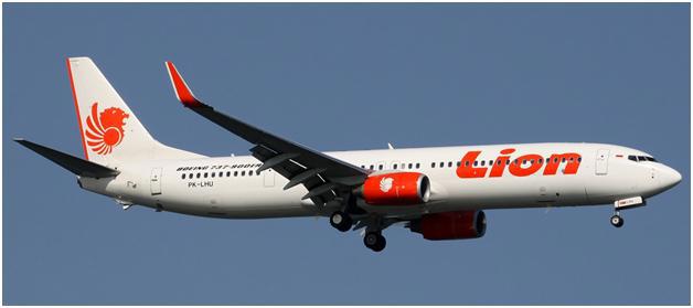Petrolimex Aviation pumping jet fuel for Lion Air at Tan Son Nhat International Airport