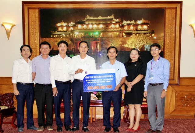 Chung tay ủng hộ công tác phòng chống bão lụt tại tỉnh Thừa Thiên Huế